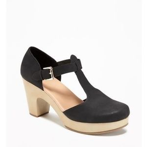 ⭐BLACK T-STRAP CLOGS⭐